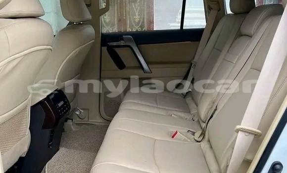 Buy Used Toyota Prado White Car in Vientiane in Vientiane Province Buy Used Toyota Prado White Car in Vientiane in Vientiane Province