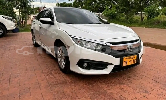 Buy Used Honda Civic White Car in Vientiane in Vientiane Province Buy Used Honda Civic White Car in Vientiane in Vientiane Province