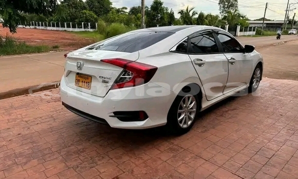 Buy Used Honda Civic White Car in Vientiane in Vientiane Province Buy Used Honda Civic White Car in Vientiane in Vientiane Province