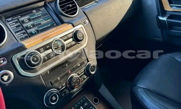 Buy Used Land Rover Discovery White Car in Vientiane in Vientiane Province Buy Used Land Rover Discovery White Car in Vientiane in Vientiane Province