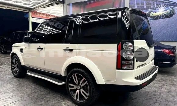 Buy Used Land Rover Discovery White Car in Vientiane in Vientiane Province Buy Used Land Rover Discovery White Car in Vientiane in Vientiane Province