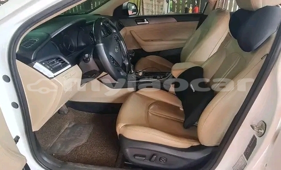 Buy Used Hyundai Sonata White Car in Vientiane in Vientiane Province Buy Used Hyundai Sonata White Car in Vientiane in Vientiane Province