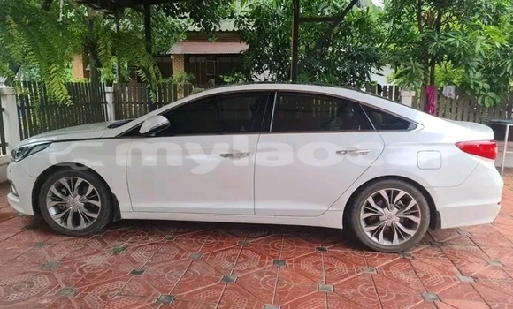 Buy Used Hyundai Sonata White Car in Vientiane in Vientiane Province Buy Used Hyundai Sonata White Car in Vientiane in Vientiane Province