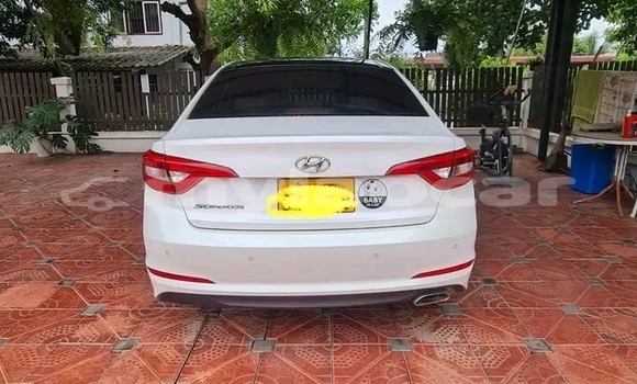Buy Used Hyundai Sonata White Car in Vientiane in Vientiane Province Buy Used Hyundai Sonata White Car in Vientiane in Vientiane Province