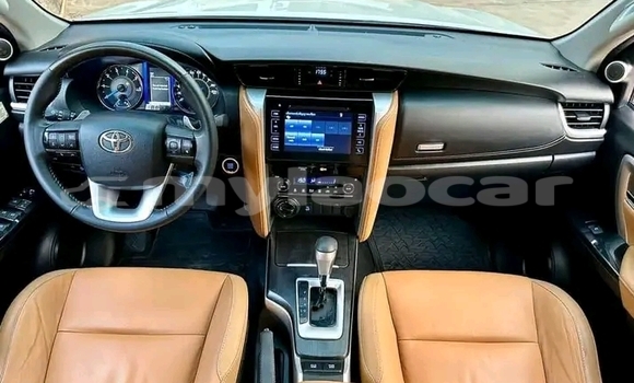 Buy Used Toyota Fortuner White Car in Vientiane in Vientiane Province Buy Used Toyota Fortuner White Car in Vientiane in Vientiane Province