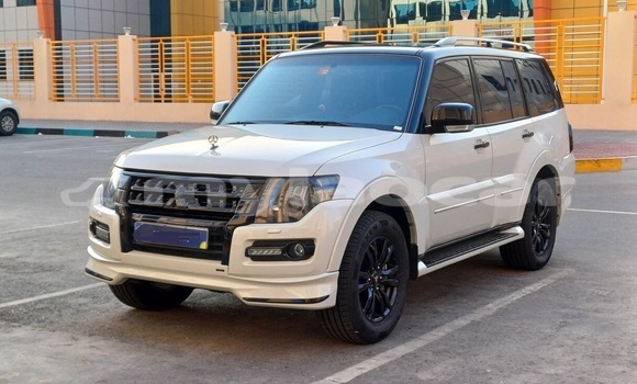 Acheter Occasion Voiture Mitsubishi Pajero Blanc à Vientiane, Vientiane Province Acheter Occasion Voiture Mitsubishi Pajero Blanc à Vientiane, Vientiane Province