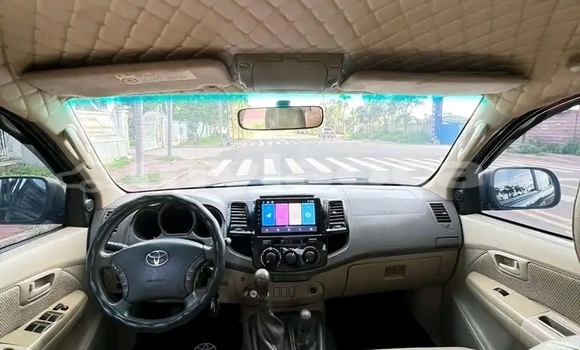 ຊື້ ໃຊ້ແລ້ວ Toyota Hilux Black ລົດ ໃນ Luang Prabang ໃນ Louangphabang Province ຊື້ ໃຊ້ແລ້ວ Toyota Hilux Black ລົດ ໃນ Luang Prabang ໃນ Louangphabang Province