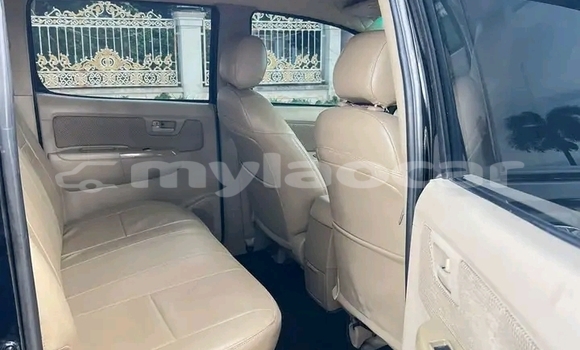 ຊື້ ໃຊ້ແລ້ວ Toyota Hilux Black ລົດ ໃນ Luang Prabang ໃນ Louangphabang Province ຊື້ ໃຊ້ແລ້ວ Toyota Hilux Black ລົດ ໃນ Luang Prabang ໃນ Louangphabang Province