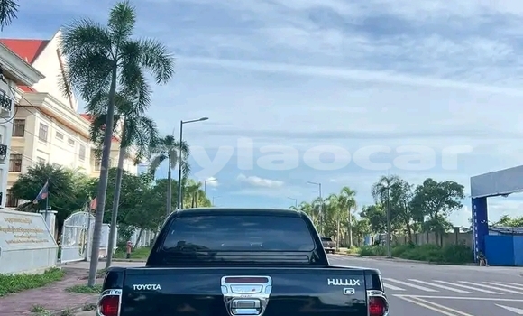 ຊື້ ໃຊ້ແລ້ວ Toyota Hilux Black ລົດ ໃນ Luang Prabang ໃນ Louangphabang Province ຊື້ ໃຊ້ແລ້ວ Toyota Hilux Black ລົດ ໃນ Luang Prabang ໃນ Louangphabang Province