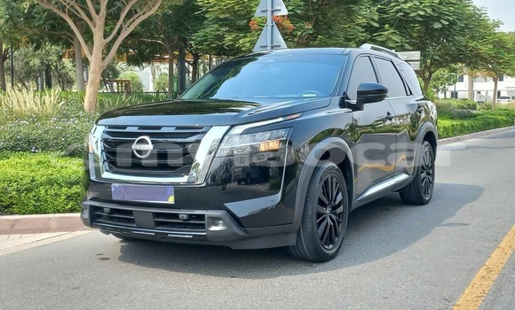 Buy Used Nissan Pathfinder Black Car in Vientiane in Vientiane Province