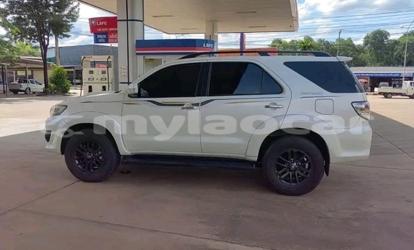 Buy Used Toyota Fortuner White Car in Saravan in Salavan Province Buy Used Toyota Fortuner White Car in Saravan in Salavan Province