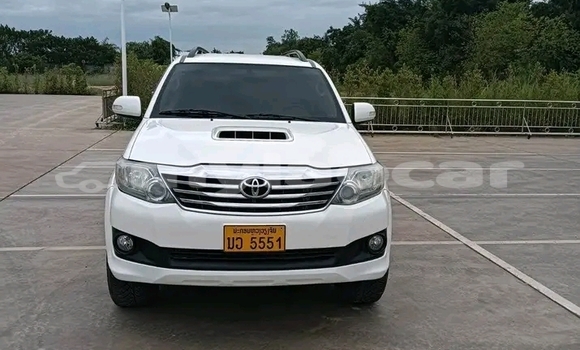 Buy Used Toyota Fortuner White Car in Saravan in Salavan Province Buy Used Toyota Fortuner White Car in Saravan in Salavan Province