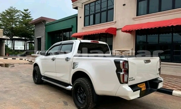 Buy Used Isuzu D–MAX White Car in Luang Namtha in Luang Namtha Province Buy Used Isuzu D–MAX White Car in Luang Namtha in Luang Namtha Province