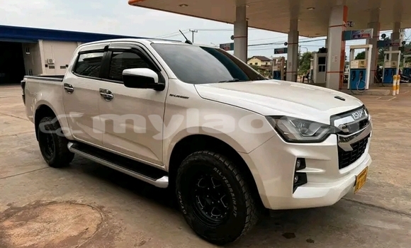Buy Used Isuzu D–MAX White Car in Luang Namtha in Luang Namtha Province Buy Used Isuzu D–MAX White Car in Luang Namtha in Luang Namtha Province