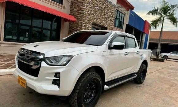 Buy Used Isuzu D–MAX White Car in Luang Namtha in Luang Namtha Province Buy Used Isuzu D–MAX White Car in Luang Namtha in Luang Namtha Province
