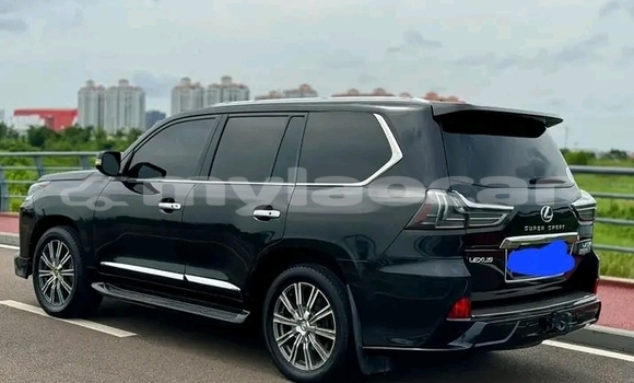 Buy Used Lexus LX 570 Black Car in Luang Prabang in Louangphabang Province Buy Used Lexus LX 570 Black Car in Luang Prabang in Louangphabang Province