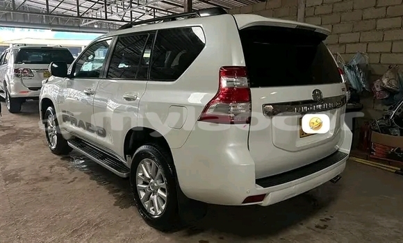 Buy Used Toyota Prado White Car in Luang Namtha in Luang Namtha Province Buy Used Toyota Prado White Car in Luang Namtha in Luang Namtha Province