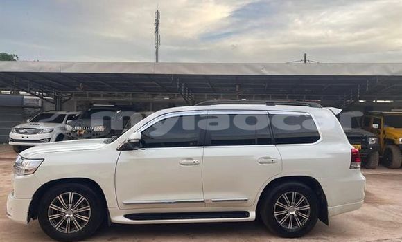 Buy Used Toyota Land Cruiser Prado Other Car in Ban Houayxay in Bokeo Province Buy Used Toyota Land Cruiser Prado Other Car in Ban Houayxay in Bokeo Province