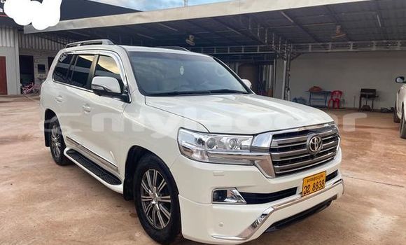 Buy Used Toyota Land Cruiser Prado Other Car in Ban Houayxay in Bokeo Province Buy Used Toyota Land Cruiser Prado Other Car in Ban Houayxay in Bokeo Province