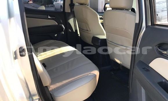 Buy Used Chevrolet Corolado Silver Car in Vientiane in Vientiane Province Buy Used Chevrolet Corolado Silver Car in Vientiane in Vientiane Province