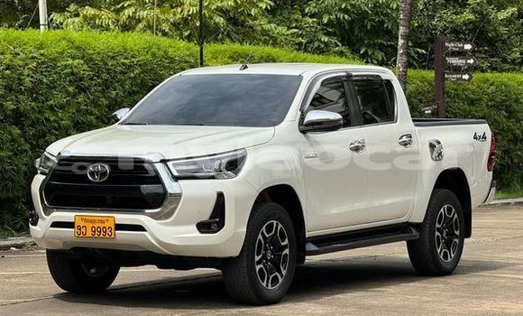 Buy Used Toyota Hiluxe Revo White Car in Champasak in Champasak Province Buy Used Toyota Hiluxe Revo White Car in Champasak in Champasak Province
