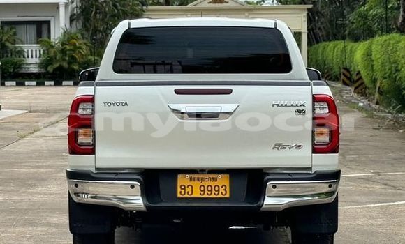 Buy Used Toyota Hiluxe Revo White Car in Champasak in Champasak Province Buy Used Toyota Hiluxe Revo White Car in Champasak in Champasak Province