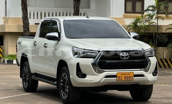 Buy Used Toyota Hiluxe Revo White Car in Champasak in Champasak Province Buy Used Toyota Hiluxe Revo White Car in Champasak in Champasak Province