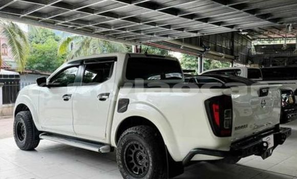 Buy Used Nissan NP 300 Other Car in Vientiane in Vientiane Province Buy Used Nissan NP 300 Other Car in Vientiane in Vientiane Province