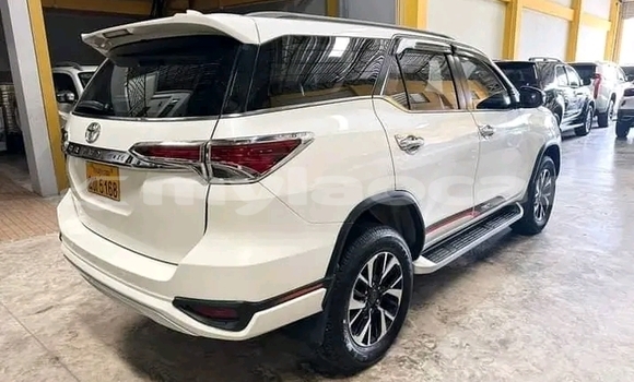 Buy Used Toyota Fortuner White Car in Champasak in Champasak Province Buy Used Toyota Fortuner White Car in Champasak in Champasak Province