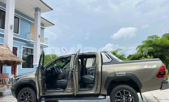 Buy Used Toyota REVO CAB Z-EDITION Other Car in Vientiane in Vientiane Province Buy Used Toyota REVO CAB Z-EDITION Other Car in Vientiane in Vientiane Province