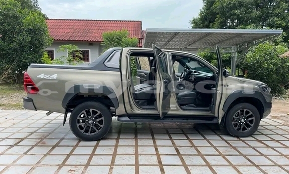 Buy Used Toyota REVO CAB Z-EDITION Other Car in Vientiane in Vientiane Province Buy Used Toyota REVO CAB Z-EDITION Other Car in Vientiane in Vientiane Province