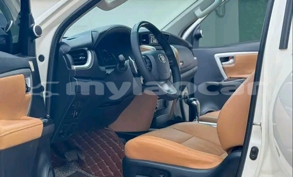 Buy Used Toyota Fortuner White Car in Luang Namtha in Luang Namtha Province Buy Used Toyota Fortuner White Car in Luang Namtha in Luang Namtha Province