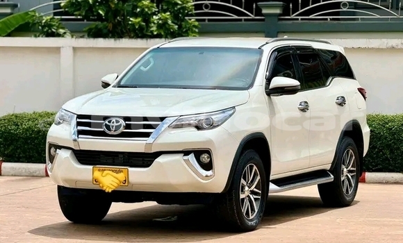 Buy Used Toyota Fortuner White Car in Luang Namtha in Luang Namtha Province Buy Used Toyota Fortuner White Car in Luang Namtha in Luang Namtha Province