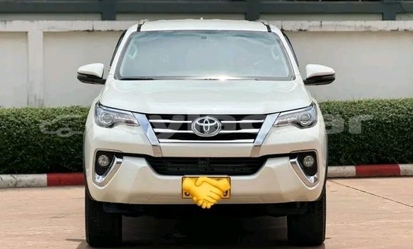 Buy Used Toyota Fortuner White Car in Luang Namtha in Luang Namtha Province Buy Used Toyota Fortuner White Car in Luang Namtha in Luang Namtha Province
