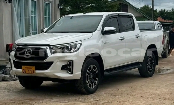 Buy Used Toyota REVO CAB Z-EDITION White Car in Vientiane in Vientiane Province Buy Used Toyota REVO CAB Z-EDITION White Car in Vientiane in Vientiane Province