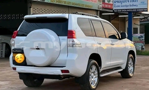 Buy Used Toyota Prado White Car in Vientiane in Vientiane Province Buy Used Toyota Prado White Car in Vientiane in Vientiane Province