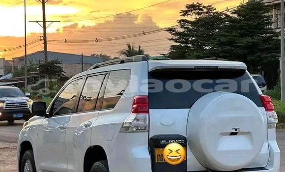 Buy Used Toyota Prado White Car in Vientiane in Vientiane Province Buy Used Toyota Prado White Car in Vientiane in Vientiane Province