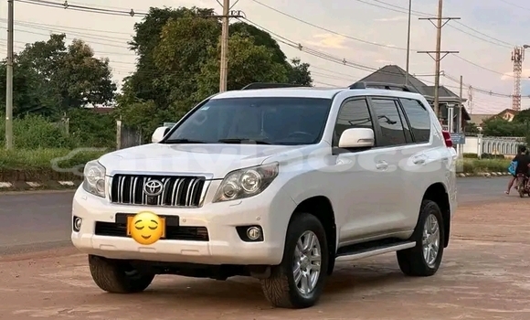 Buy Used Toyota Prado White Car in Vientiane in Vientiane Province Buy Used Toyota Prado White Car in Vientiane in Vientiane Province