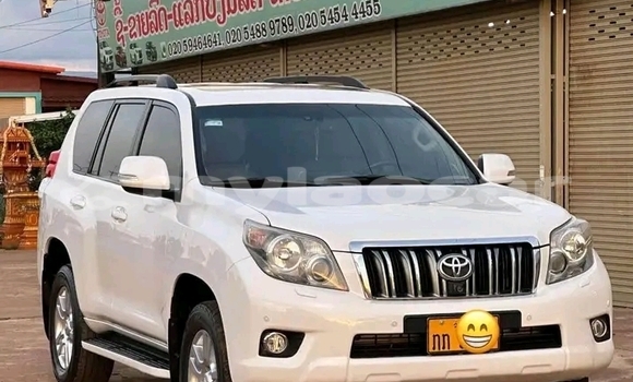 Buy Used Toyota Prado White Car in Vientiane in Vientiane Province Buy Used Toyota Prado White Car in Vientiane in Vientiane Province