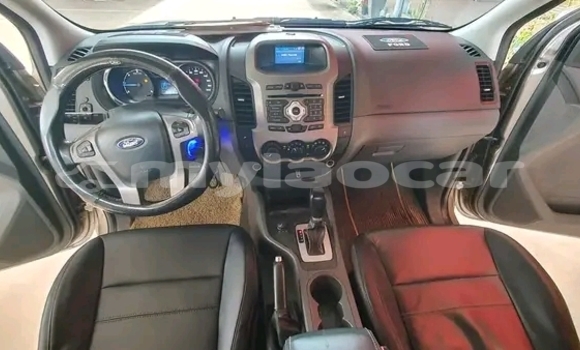 Buy Used Toyota Hilux Other Car in Vientiane in Vientiane Province Buy Used Toyota Hilux Other Car in Vientiane in Vientiane Province