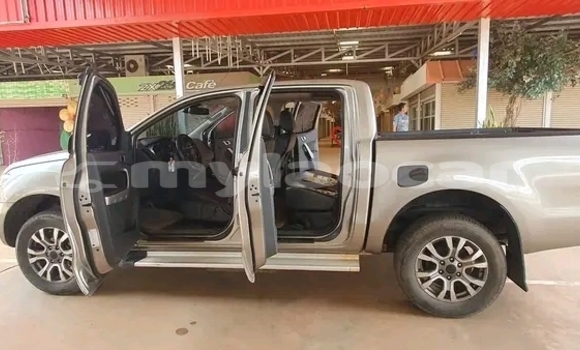 Buy Used Toyota Hilux Other Car in Vientiane in Vientiane Province Buy Used Toyota Hilux Other Car in Vientiane in Vientiane Province