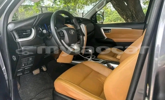 Buy Used Toyota RAV4 Black Car in Vientiane in Vientiane Province Buy Used Toyota RAV4 Black Car in Vientiane in Vientiane Province