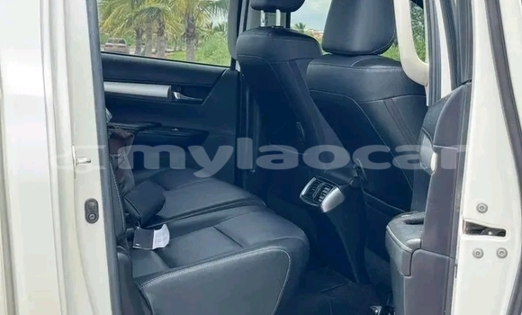 Buy Used Toyota REVO CAB Z-EDITION White Car in Vientiane in Vientiane Province Buy Used Toyota REVO CAB Z-EDITION White Car in Vientiane in Vientiane Province