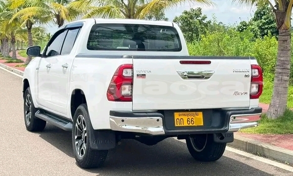 Buy Used Toyota REVO CAB Z-EDITION White Car in Vientiane in Vientiane Province Buy Used Toyota REVO CAB Z-EDITION White Car in Vientiane in Vientiane Province
