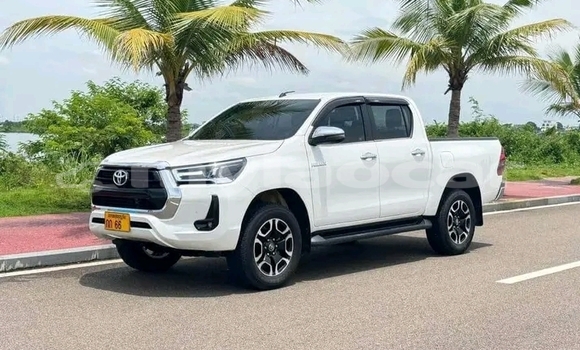 Buy Used Toyota REVO CAB Z-EDITION White Car in Vientiane in Vientiane Province Buy Used Toyota REVO CAB Z-EDITION White Car in Vientiane in Vientiane Province