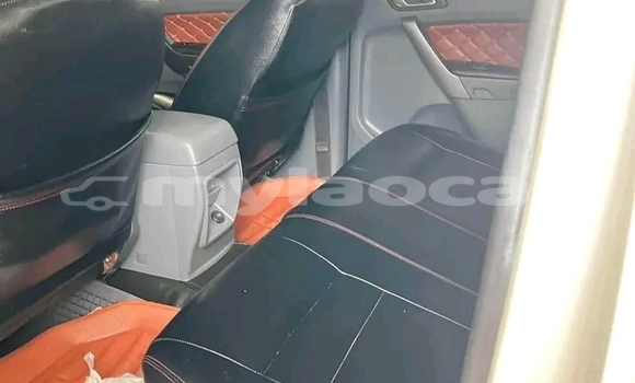 ຊື້ ໃຊ້ແລ້ວ Range Rover Range Rover White ລົດ ໃນ Luang Prabang ໃນ Louangphabang Province ຊື້ ໃຊ້ແລ້ວ Range Rover Range Rover White ລົດ ໃນ Luang Prabang ໃນ Louangphabang Province