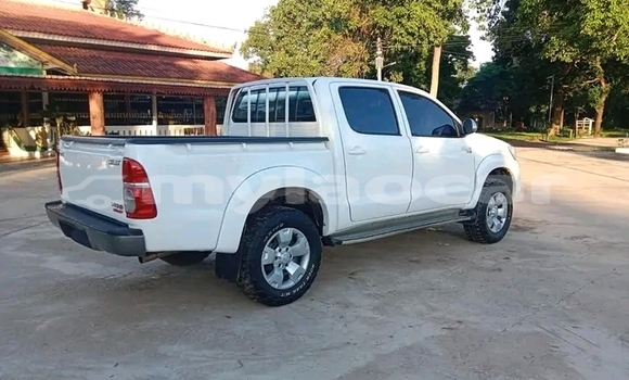ຊື້ ໃຊ້ແລ້ວ Toyota Hilux White ລົດ ໃນ Vientiane ໃນ Vientiane Province ຊື້ ໃຊ້ແລ້ວ Toyota Hilux White ລົດ ໃນ Vientiane ໃນ Vientiane Province