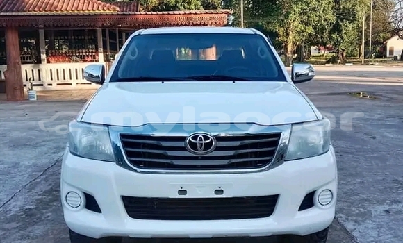 ຊື້ ໃຊ້ແລ້ວ Toyota Hilux White ລົດ ໃນ Vientiane ໃນ Vientiane Province ຊື້ ໃຊ້ແລ້ວ Toyota Hilux White ລົດ ໃນ Vientiane ໃນ Vientiane Province