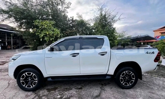ຊື້ ໃຊ້ແລ້ວ Toyota REVO CAB Z-EDITION White ລົດ ໃນ Vientiane ໃນ Vientiane Province ຊື້ ໃຊ້ແລ້ວ Toyota REVO CAB Z-EDITION White ລົດ ໃນ Vientiane ໃນ Vientiane Province