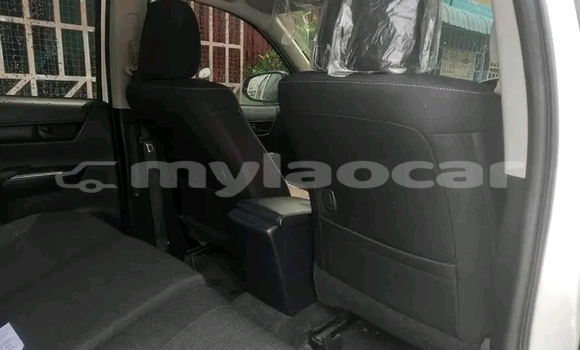 Buy Used Toyota Hilux White Car in Luang Prabang in Louangphabang Province Buy Used Toyota Hilux White Car in Luang Prabang in Louangphabang Province